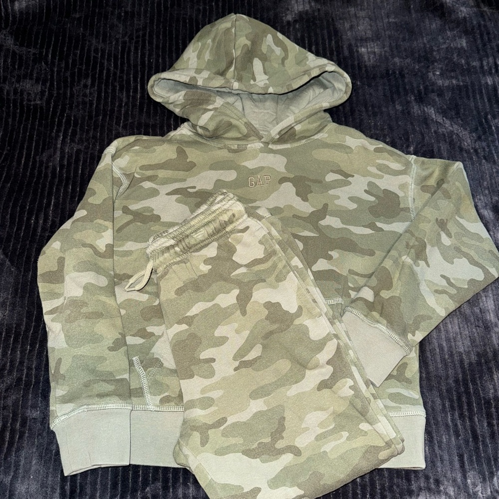 Gap sweatsuit